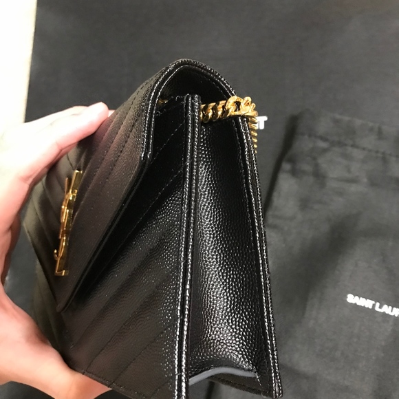 ENVELOPE CHAIN WALLET IN GRAIN DE POUDRE EMBOSSED - Picture 8 of 8